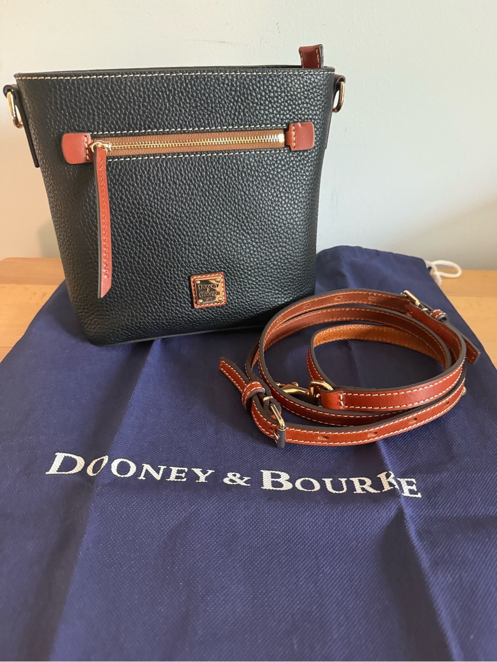 Dooney & Bourke Italian Pebbled leather bag